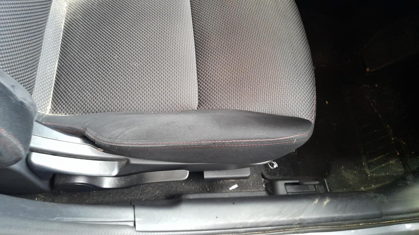 View Auto part Jack/Tool Kit Mitsubishi Lancer 2017