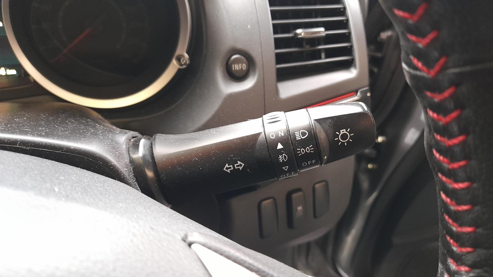 View Auto part Jack/Tool Kit Mitsubishi Lancer 2017