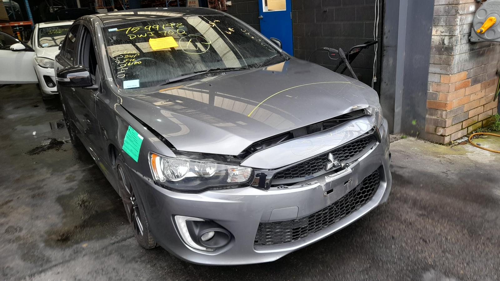 View Auto part Jack/Tool Kit Mitsubishi Lancer 2017