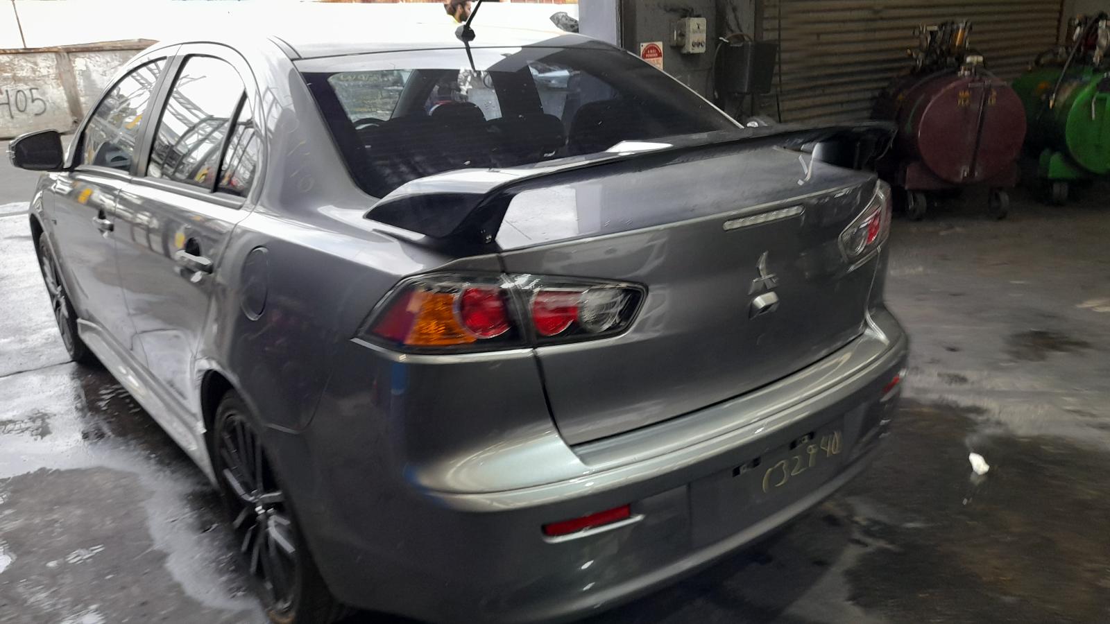 View Auto part Jack/Tool Kit Mitsubishi Lancer 2017