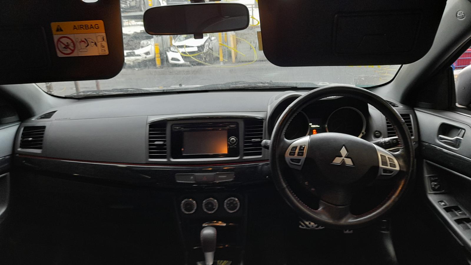 View Auto part Jack/Tool Kit Mitsubishi Lancer 2017