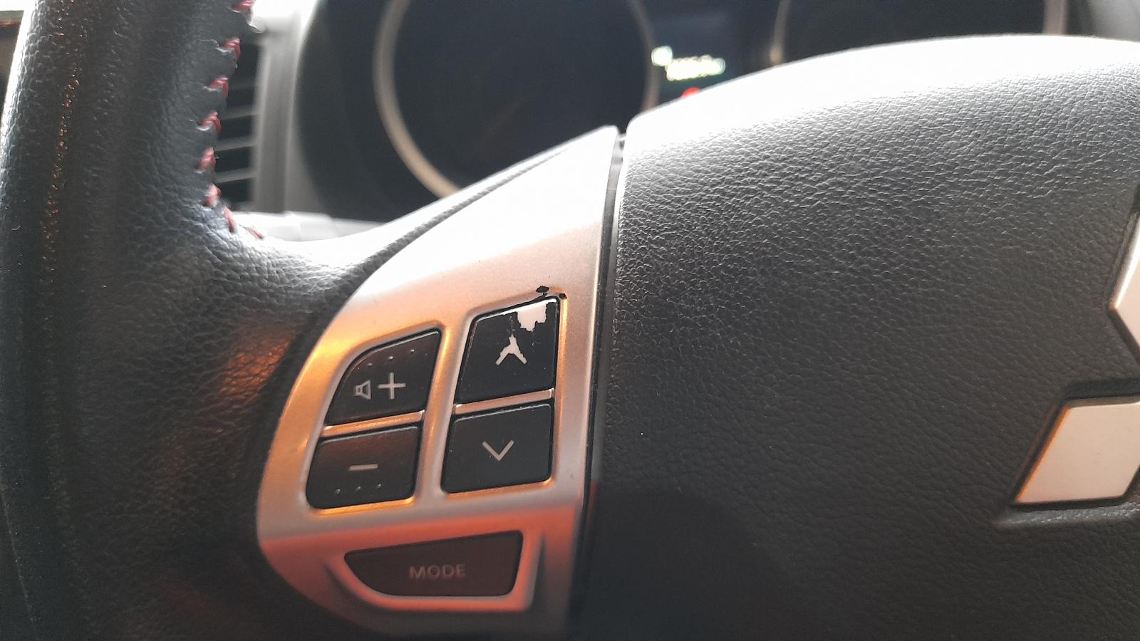 View Auto part Jack/Tool Kit Mitsubishi Lancer 2017