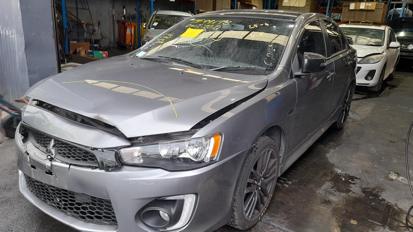 View Auto part Jack/Tool Kit Mitsubishi Lancer 2017