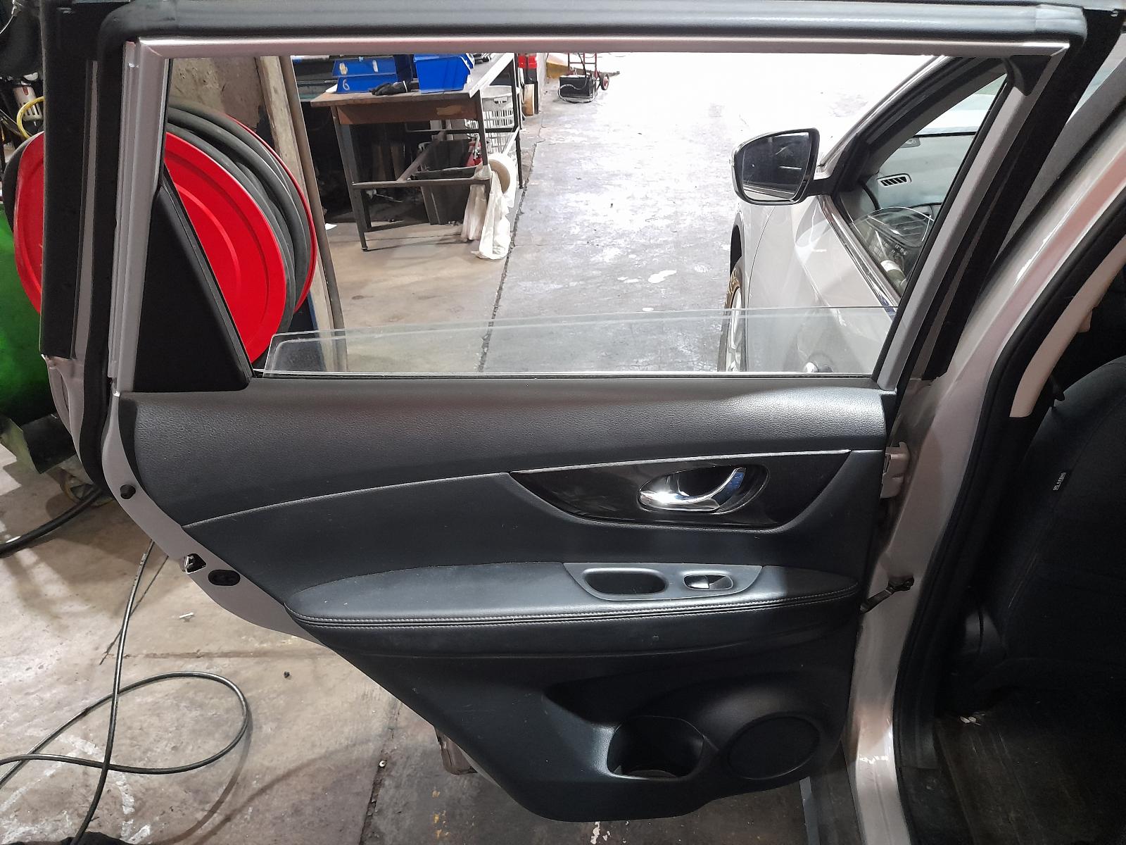 2018 Nissan Xtrail Left Rear Side Glass View Auto part Left Rear Side Glass Nissan Xtrail 2018