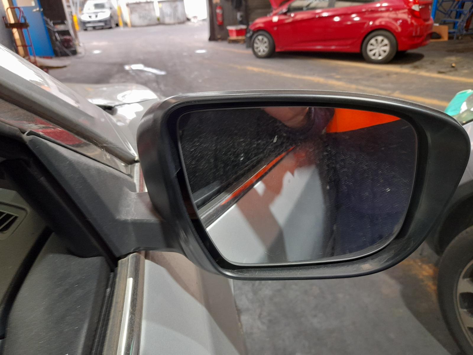 2018 Nissan Xtrail Left Rear Side Glass View Auto part Left Rear Side Glass Nissan Xtrail 2018