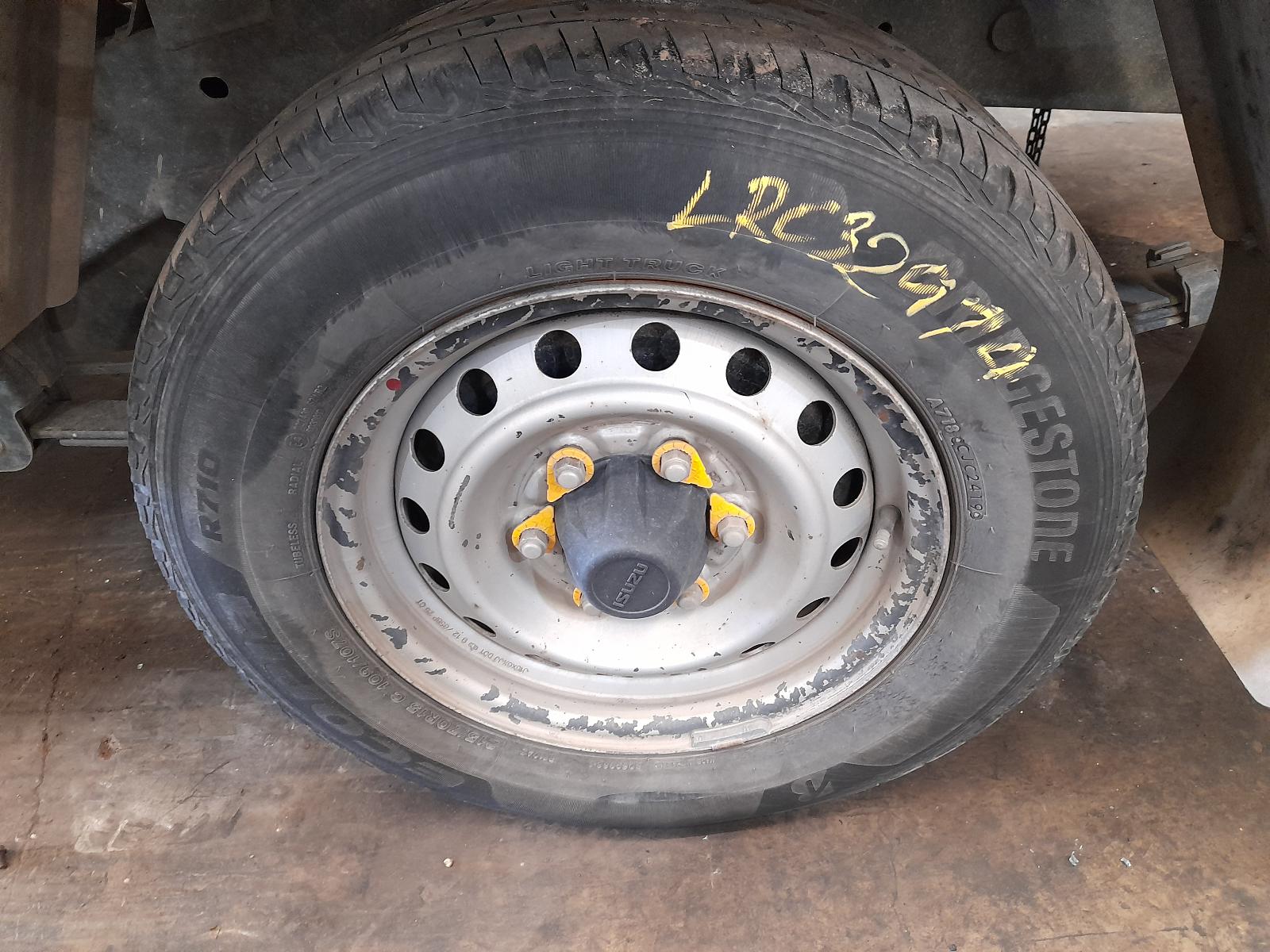 View Auto part Engine Isuzu Dmax 2012