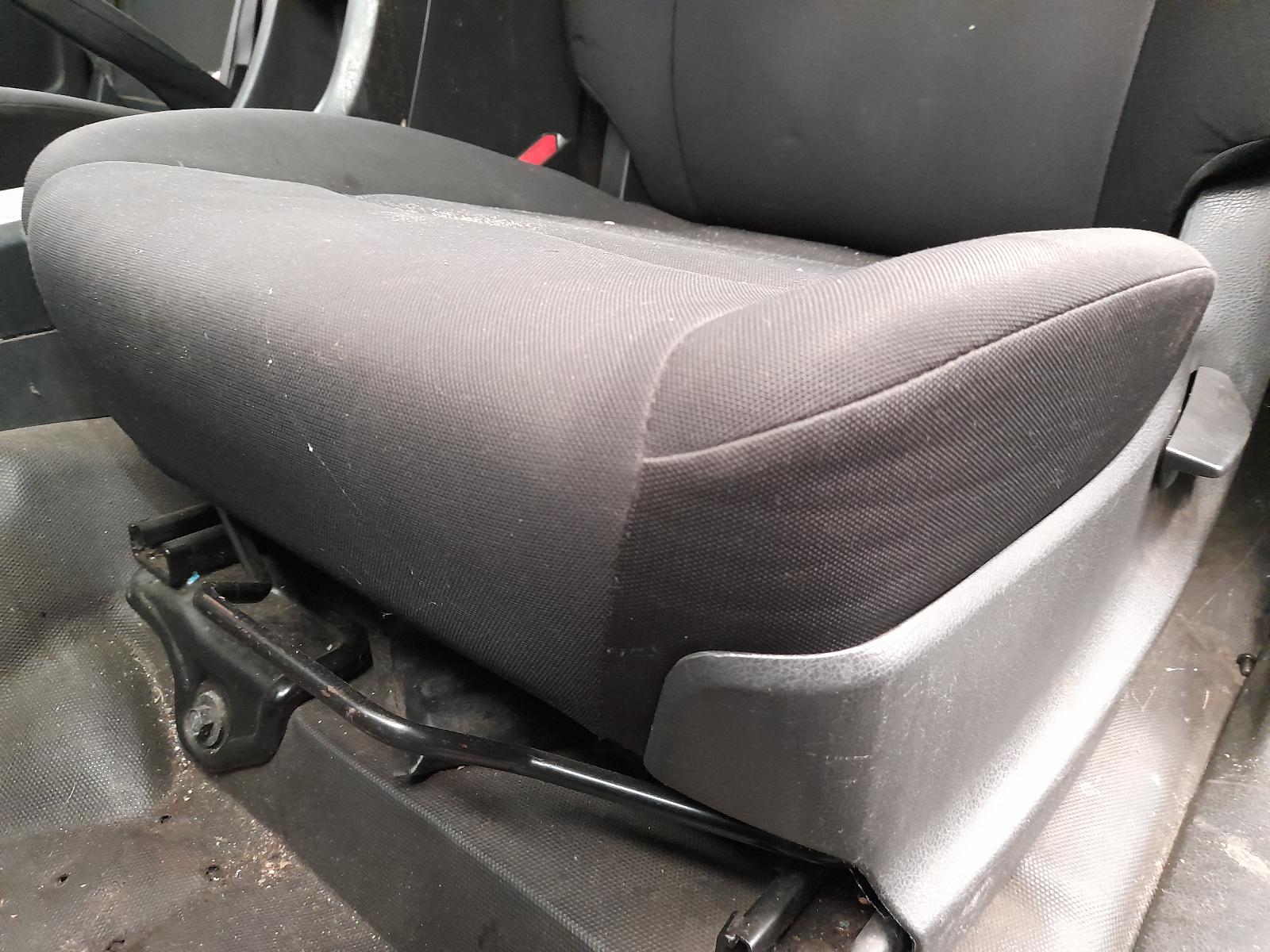 View Auto part Engine Isuzu Dmax 2012