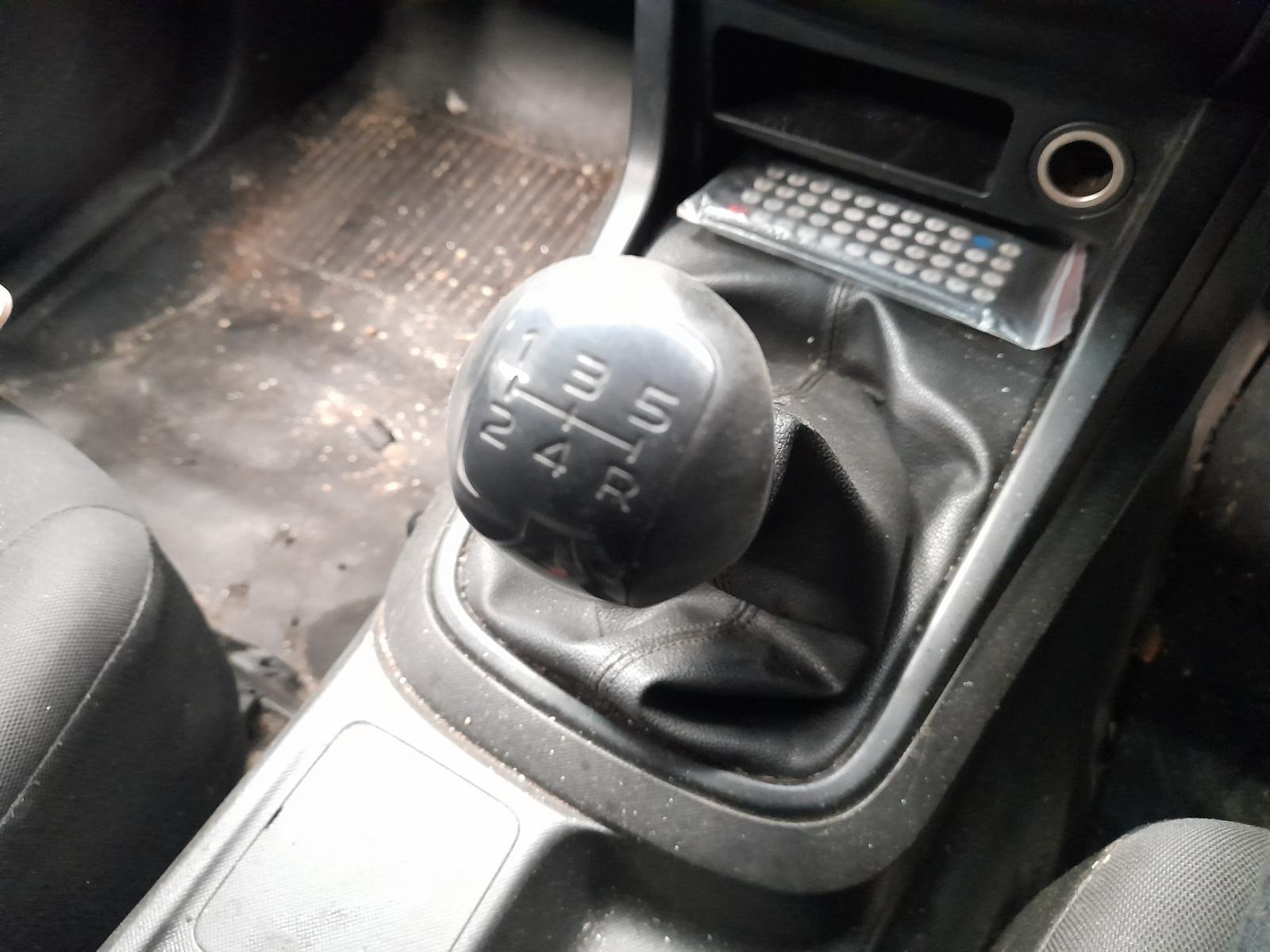 View Auto part Engine Isuzu Dmax 2012