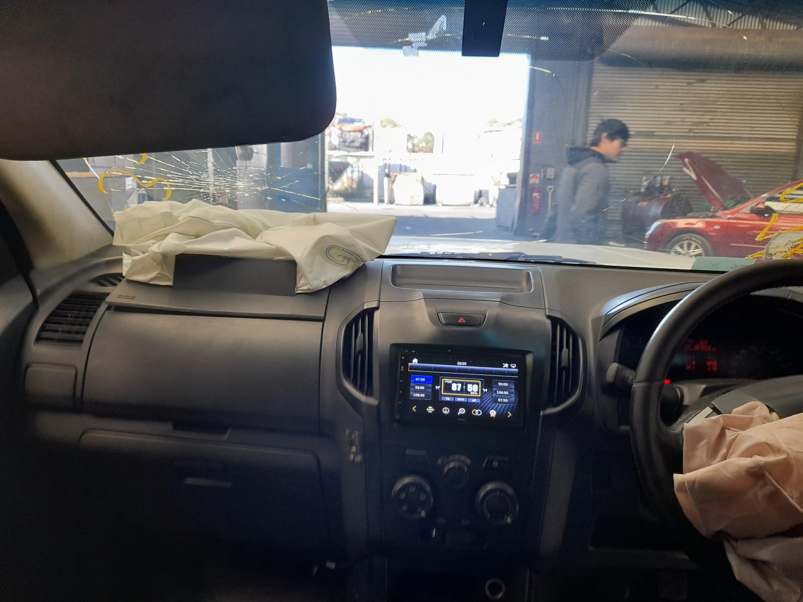 View Auto part Engine Isuzu Dmax 2012