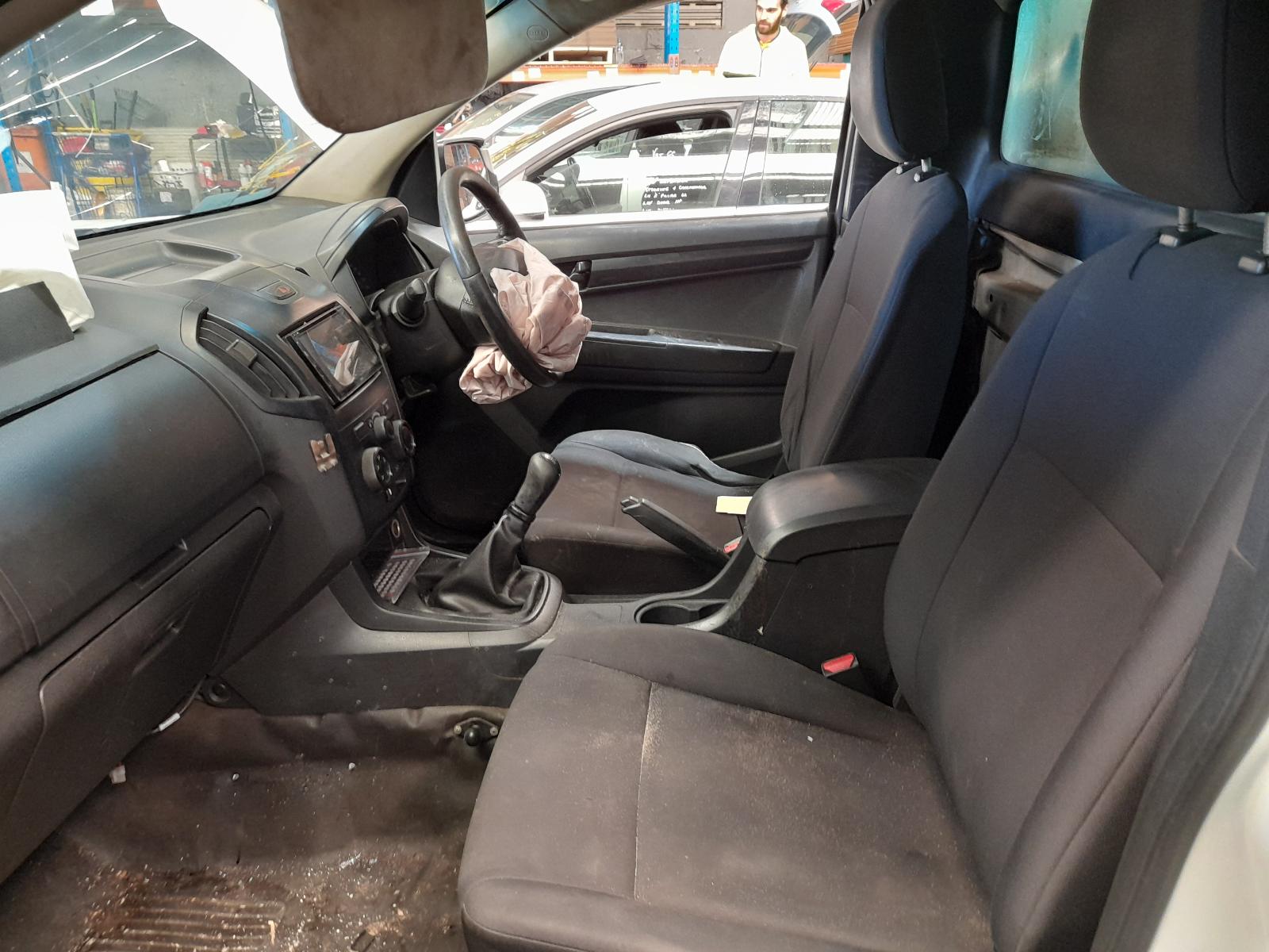 View Auto part Engine Isuzu Dmax 2012