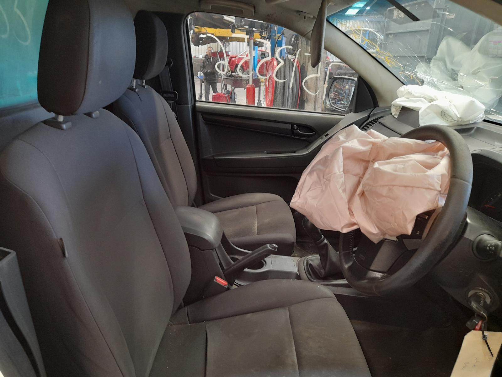 View Auto part Engine Isuzu Dmax 2012