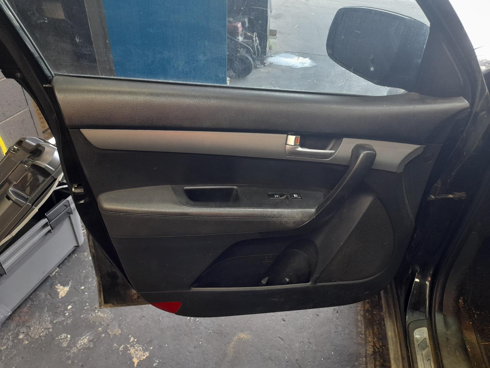 View Auto part Left Front Strut Kia Sorento 2012