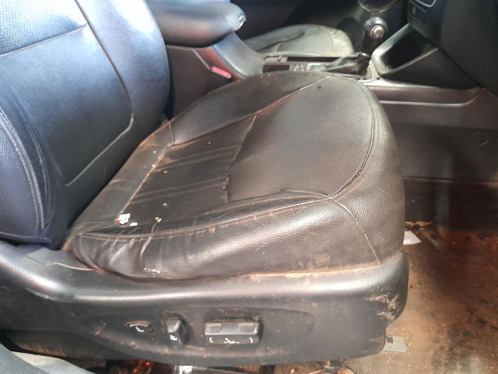 View Auto part Left Front Strut Kia Sorento 2012