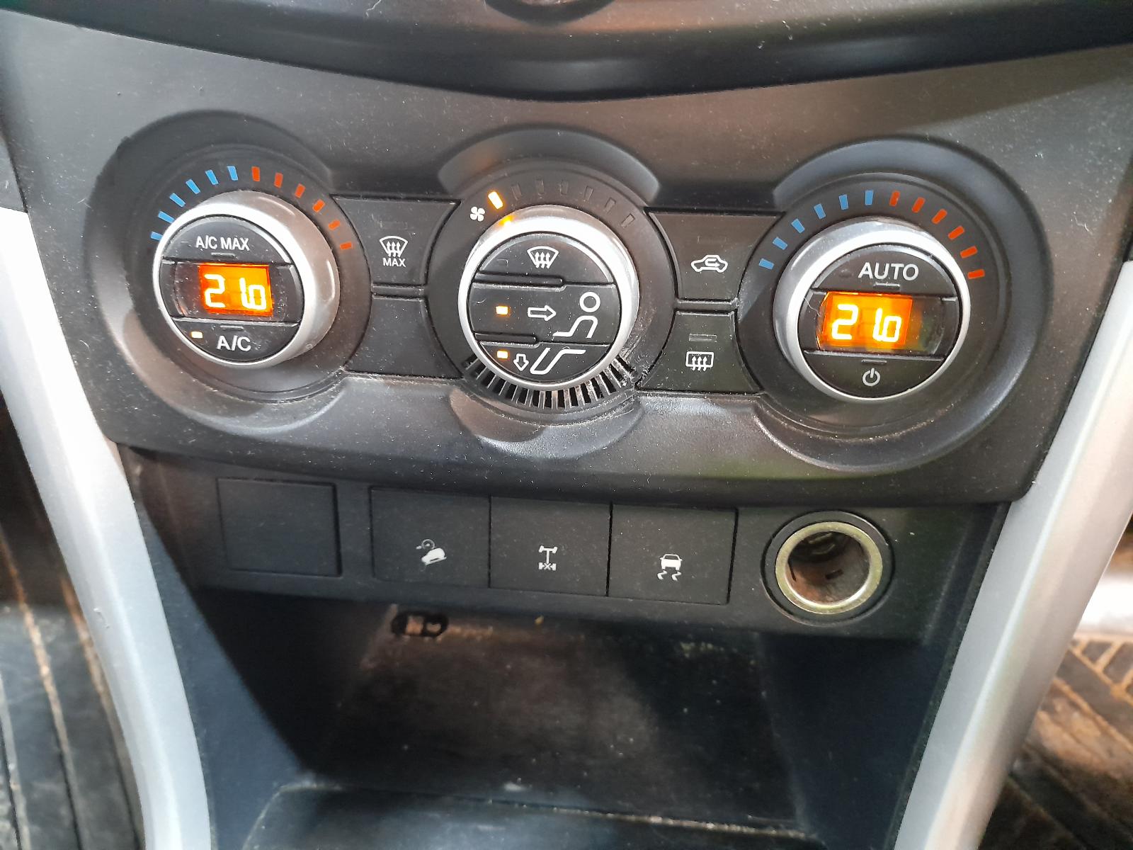 View Auto part Radio/Cd/Dvd/Sat/Tv Mazda Bt50 2014