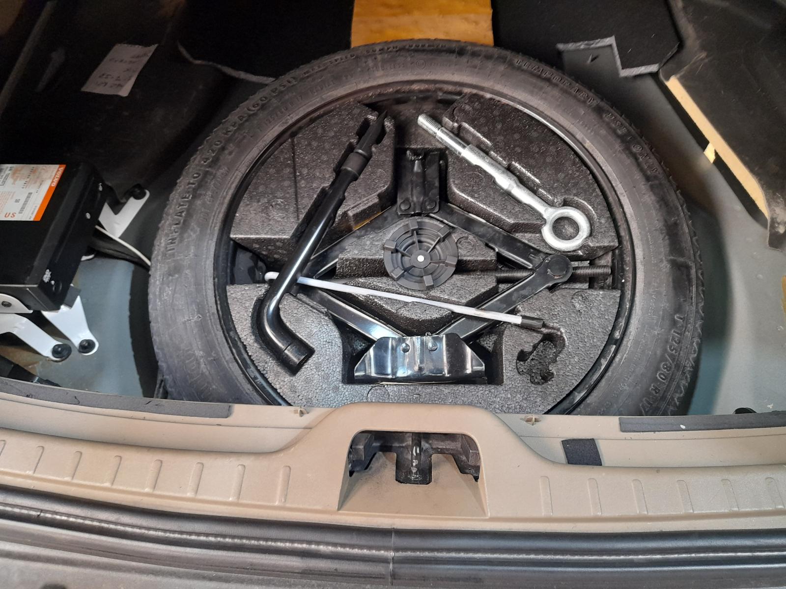 View Auto part Door/Boot/Gate Lock Volvo Xc60 2010
