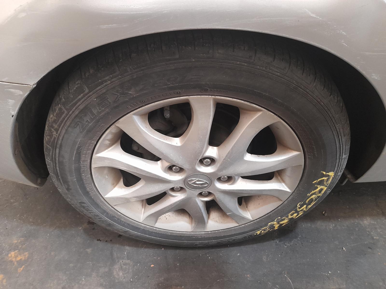 View Auto part Fuel Tank Hyundai I30 2009