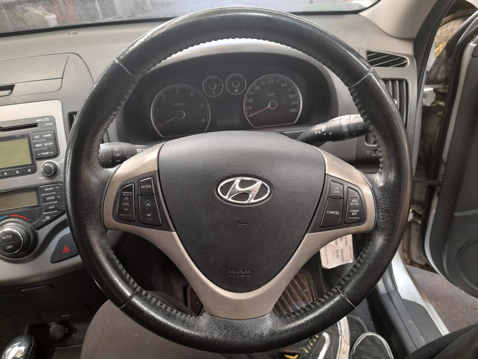 View Auto part Fuel Tank Hyundai I30 2009