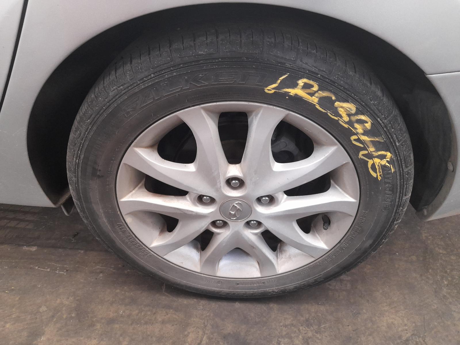 View Auto part Fuel Tank Hyundai I30 2009