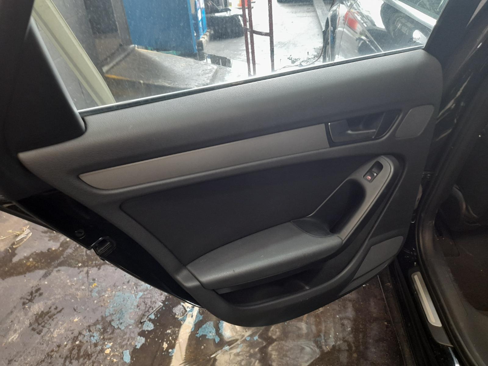 2009 Audi A4 Radio/Cd/Dvd/Sat/Tv View Auto part Radio/Cd/Dvd/Sat/Tv Audi A4 2009