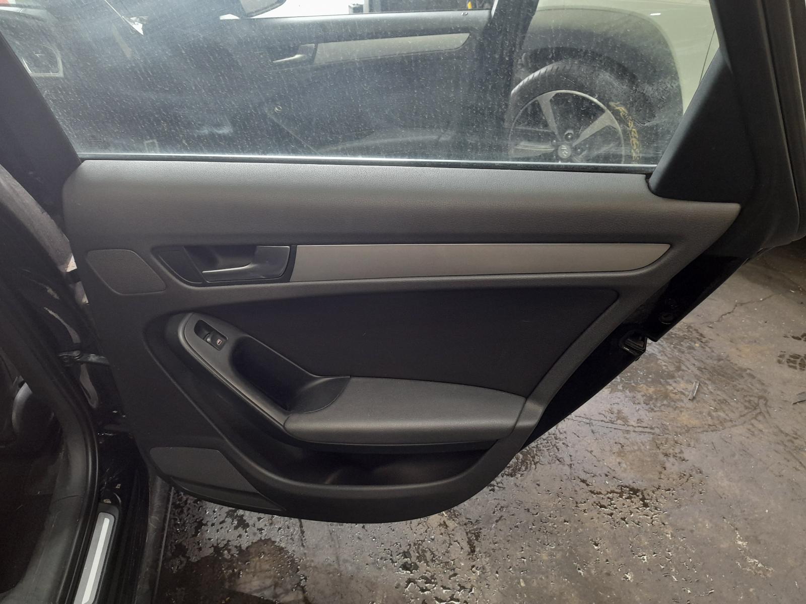 2009 Audi A4 Radio/Cd/Dvd/Sat/Tv View Auto part Radio/Cd/Dvd/Sat/Tv Audi A4 2009