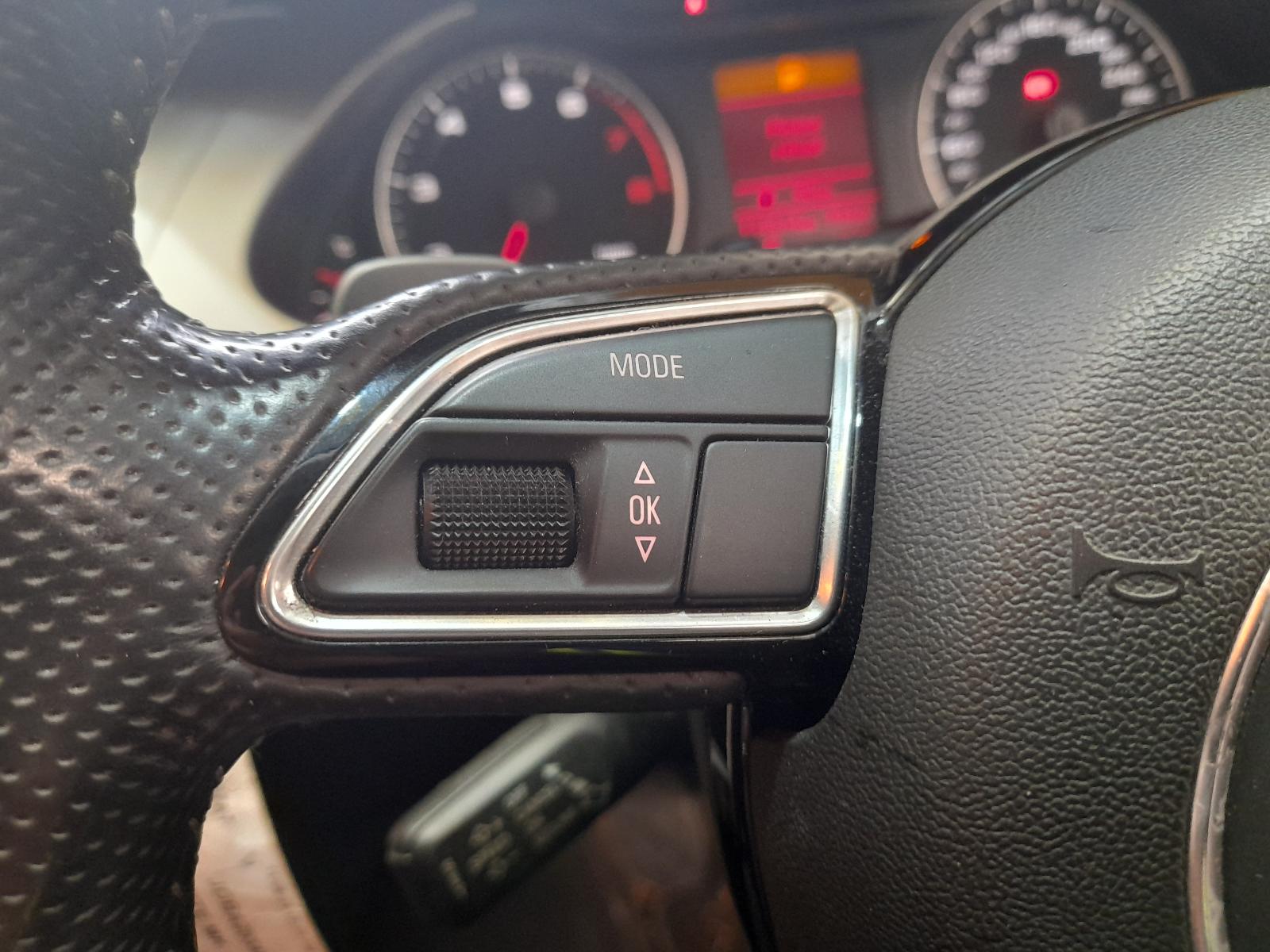 2009 Audi A4 Radio/Cd/Dvd/Sat/Tv View Auto part Radio/Cd/Dvd/Sat/Tv Audi A4 2009