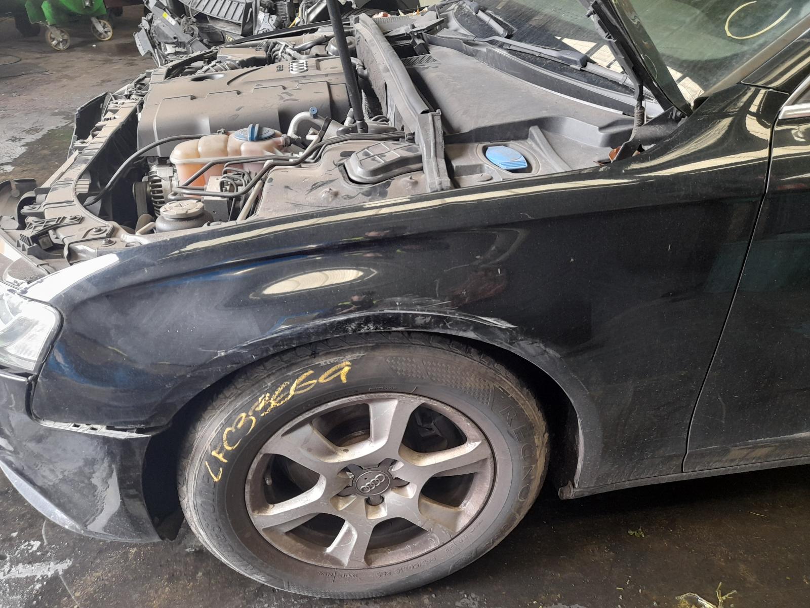 2009 Audi A4 Radio/Cd/Dvd/Sat/Tv View Auto part Radio/Cd/Dvd/Sat/Tv Audi A4 2009