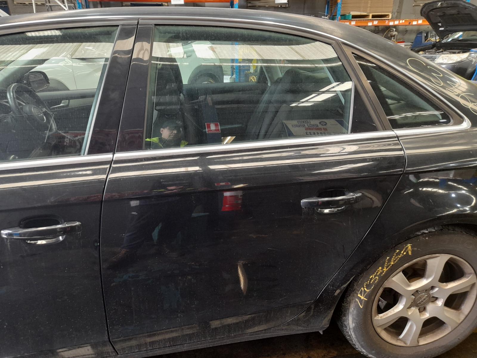 2009 Audi A4 Radio/Cd/Dvd/Sat/Tv View Auto part Radio/Cd/Dvd/Sat/Tv Audi A4 2009