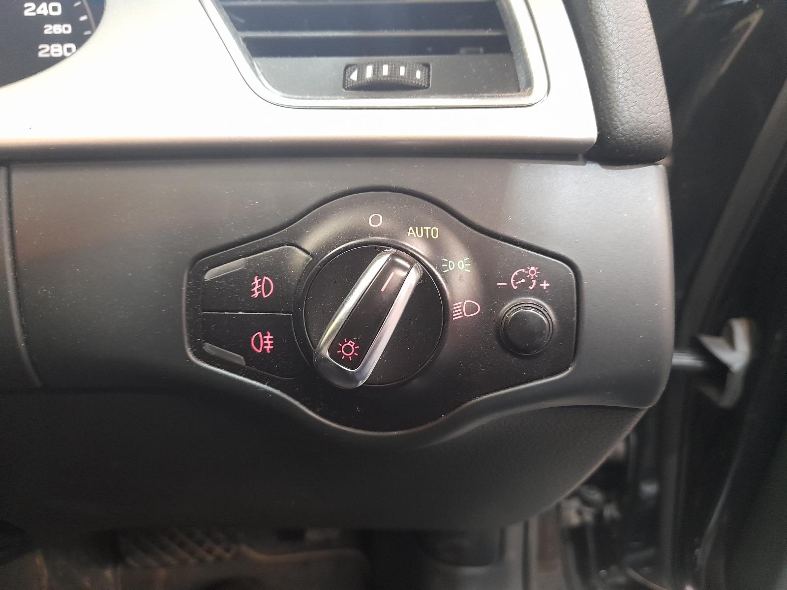 2009 Audi A4 Radio/Cd/Dvd/Sat/Tv View Auto part Radio/Cd/Dvd/Sat/Tv Audi A4 2009