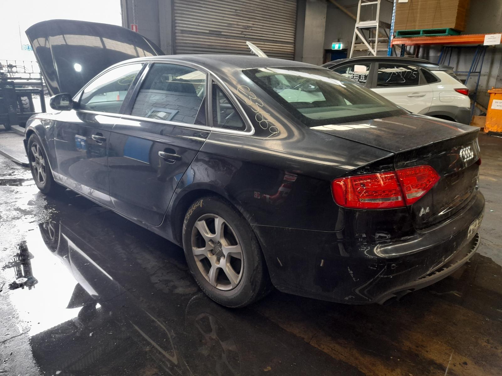 2009 Audi A4 Radio/Cd/Dvd/Sat/Tv View Auto part Radio/Cd/Dvd/Sat/Tv Audi A4 2009