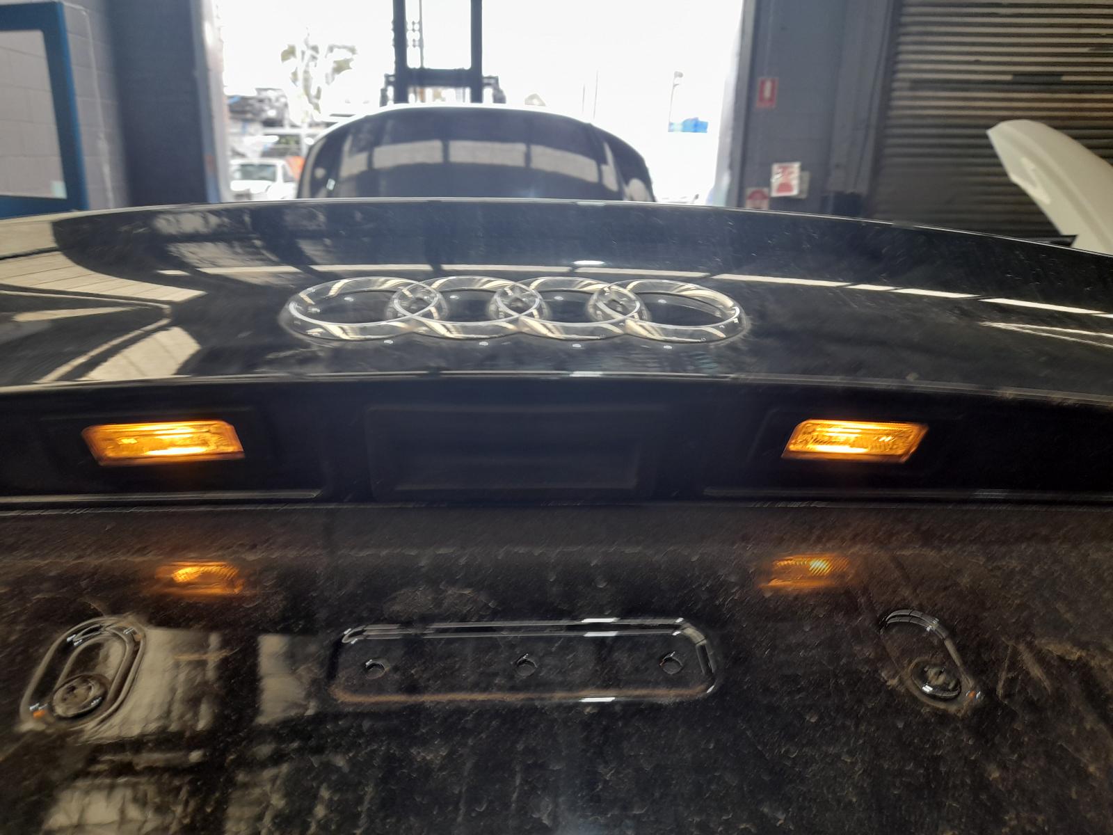 2009 Audi A4 Radio/Cd/Dvd/Sat/Tv View Auto part Radio/Cd/Dvd/Sat/Tv Audi A4 2009