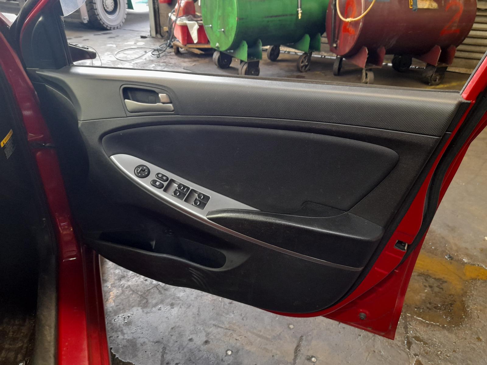 View Auto part Fuel Tank Hyundai Accent 2015