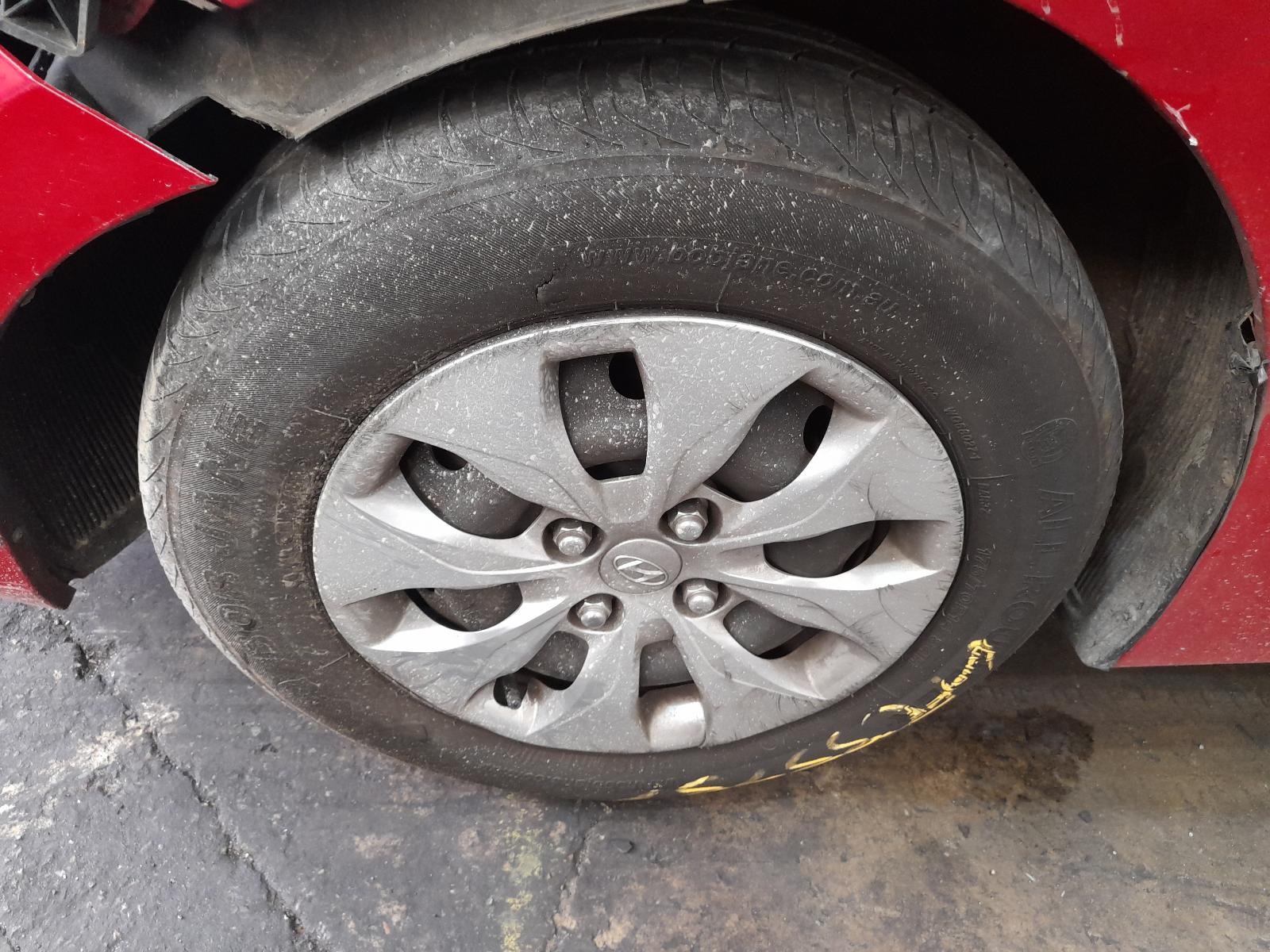 View Auto part Fuel Tank Hyundai Accent 2015