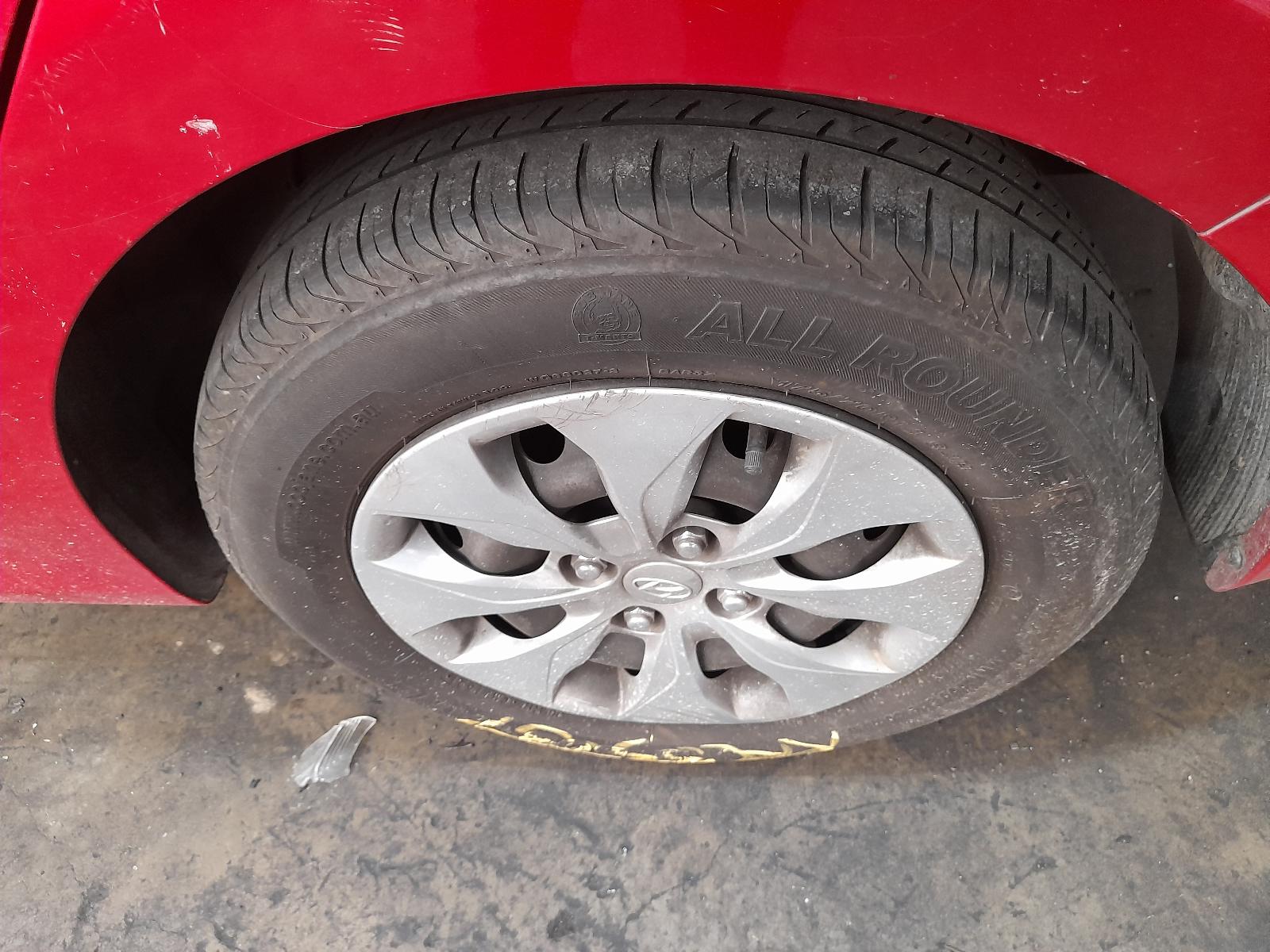 View Auto part Fuel Tank Hyundai Accent 2015