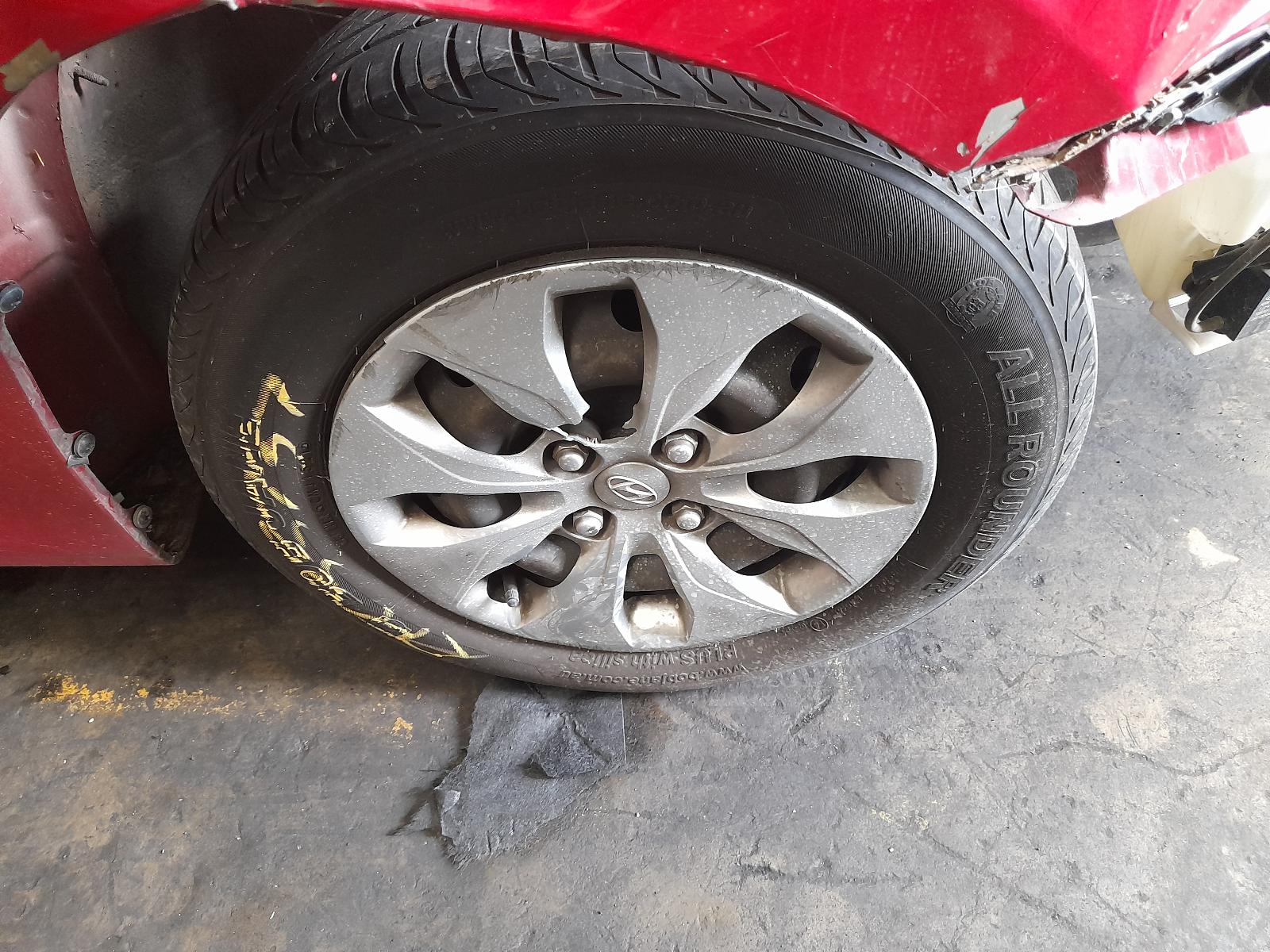 View Auto part Fuel Tank Hyundai Accent 2015