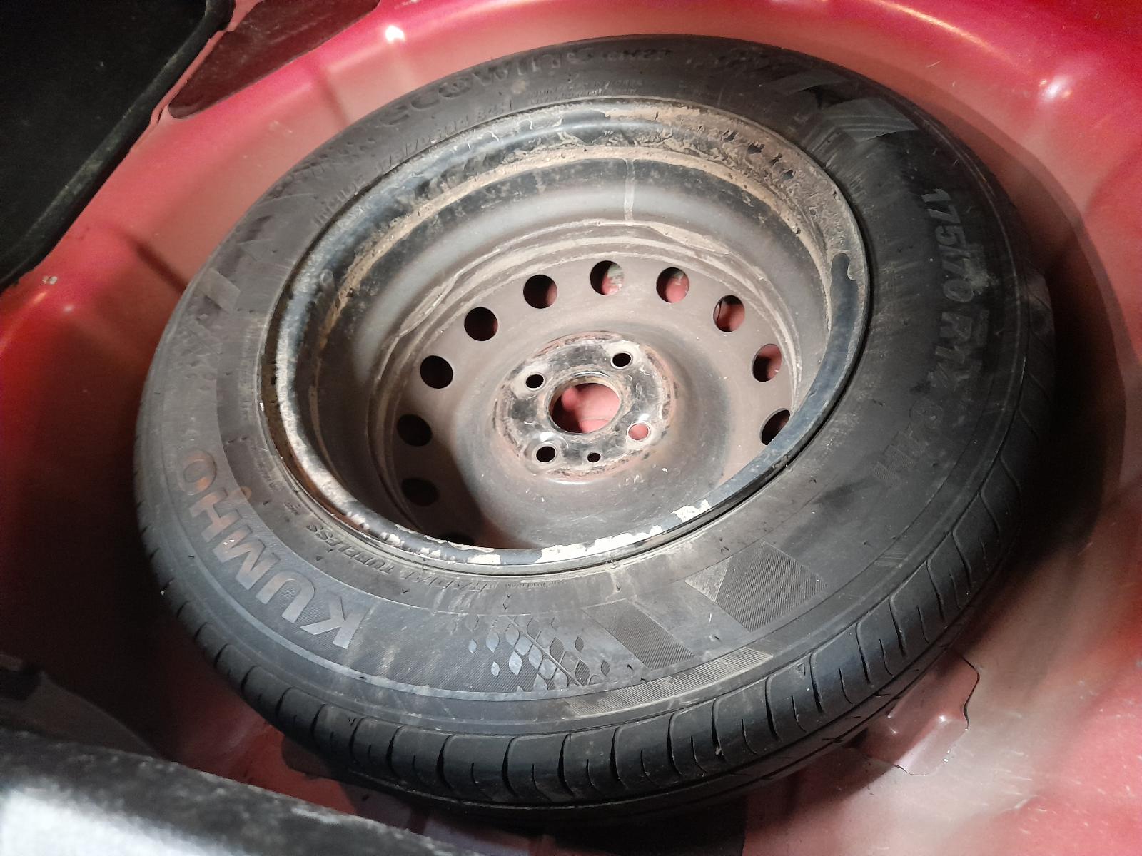 View Auto part Fuel Tank Hyundai Accent 2015