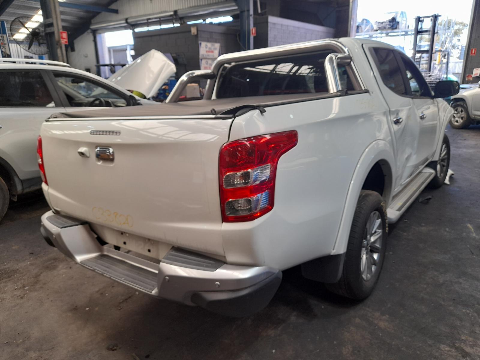 View Auto part Differential Centre Mitsubishi Triton 2017