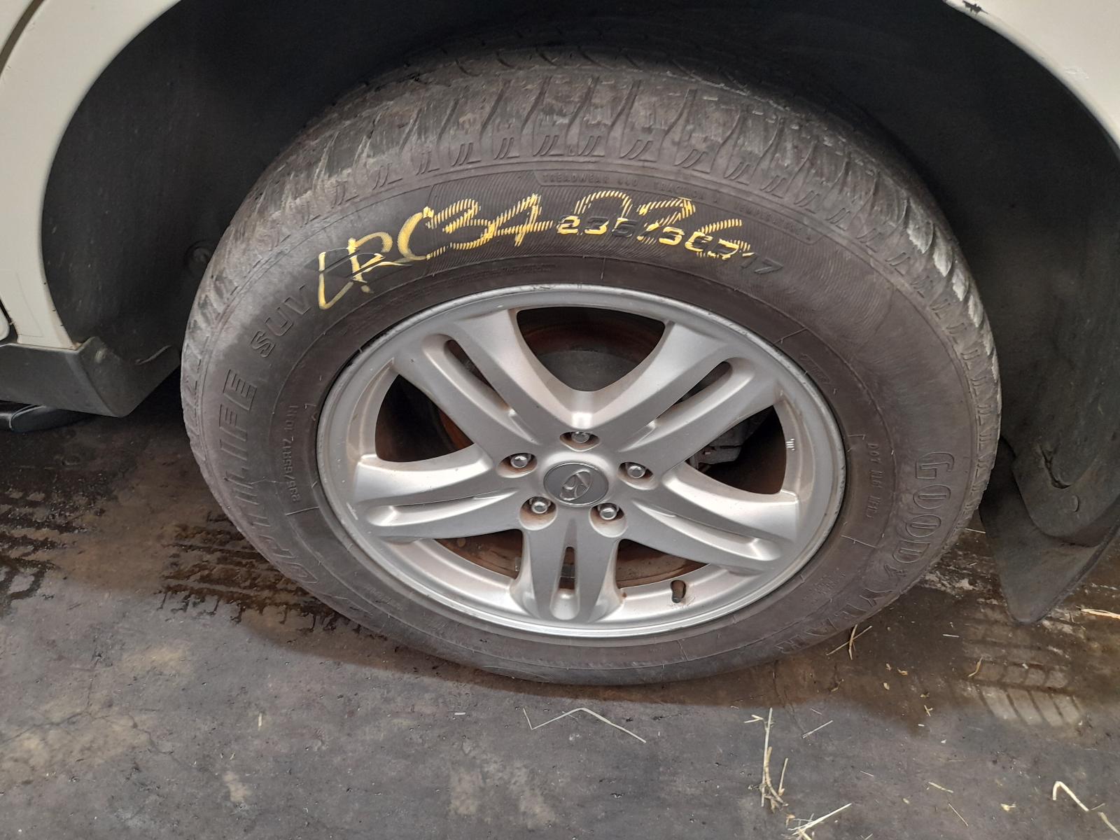 View Auto part Misc Hyundai Santa Fe 2011