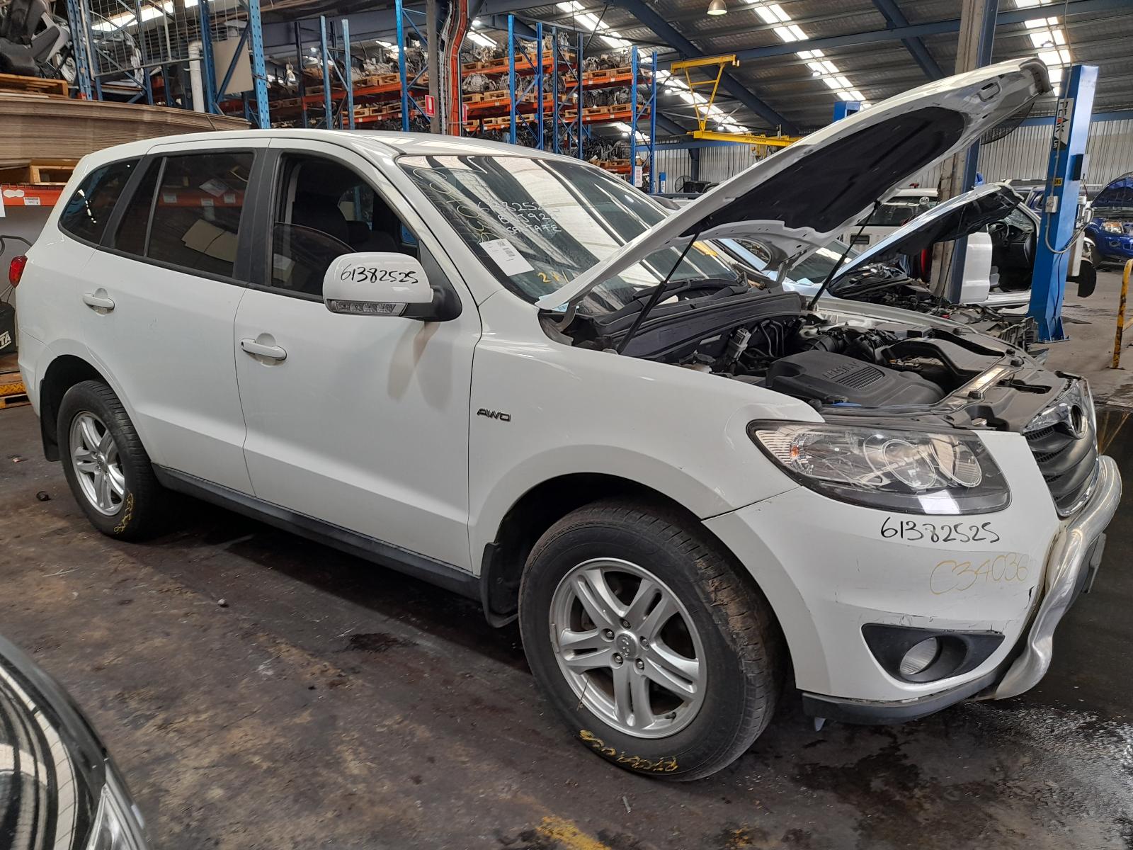 View Auto part Misc Hyundai Santa Fe 2011