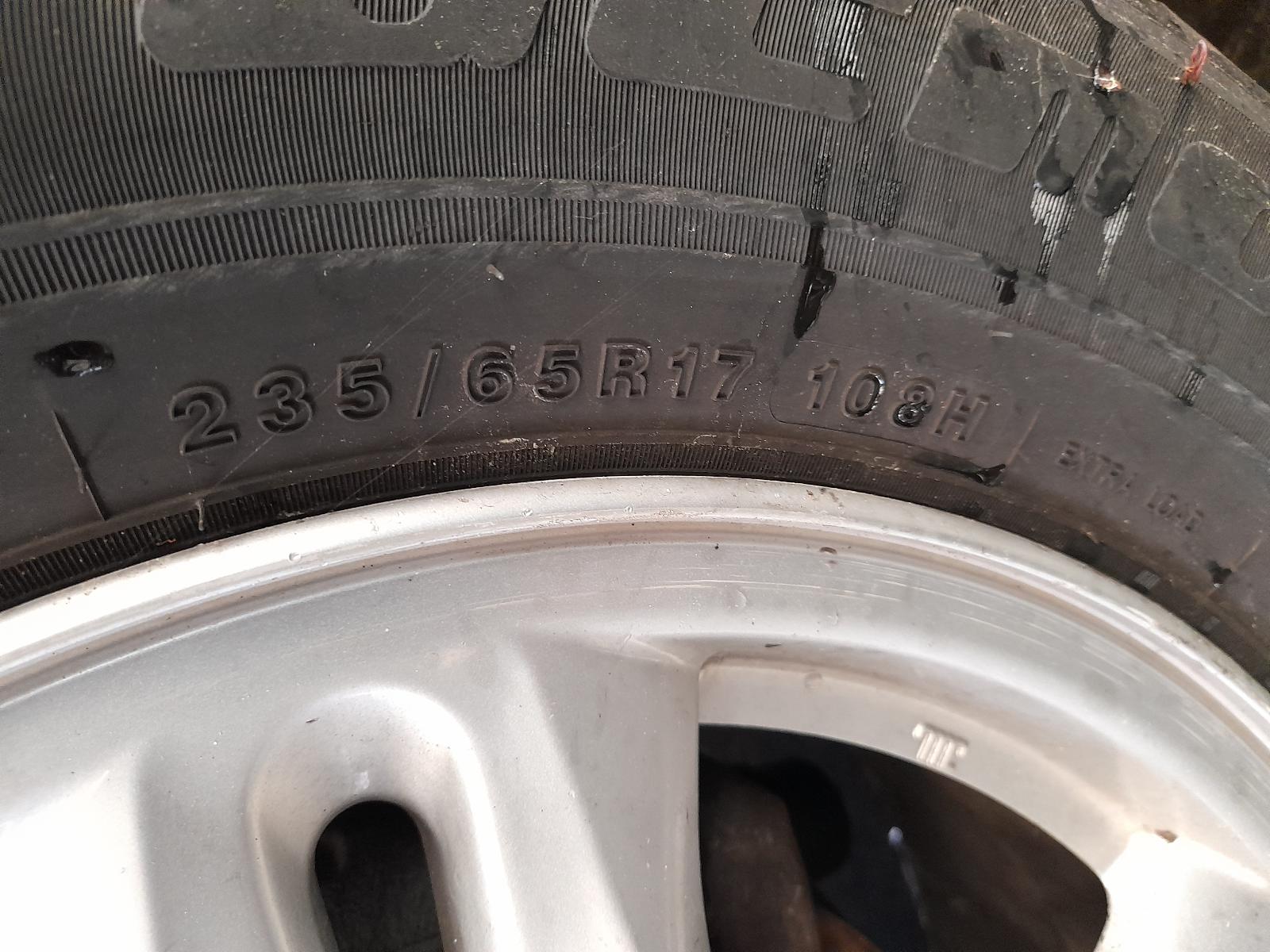 View Auto part Misc Hyundai Santa Fe 2011