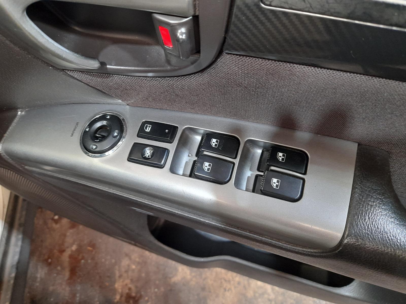 View Auto part Misc Hyundai Santa Fe 2011