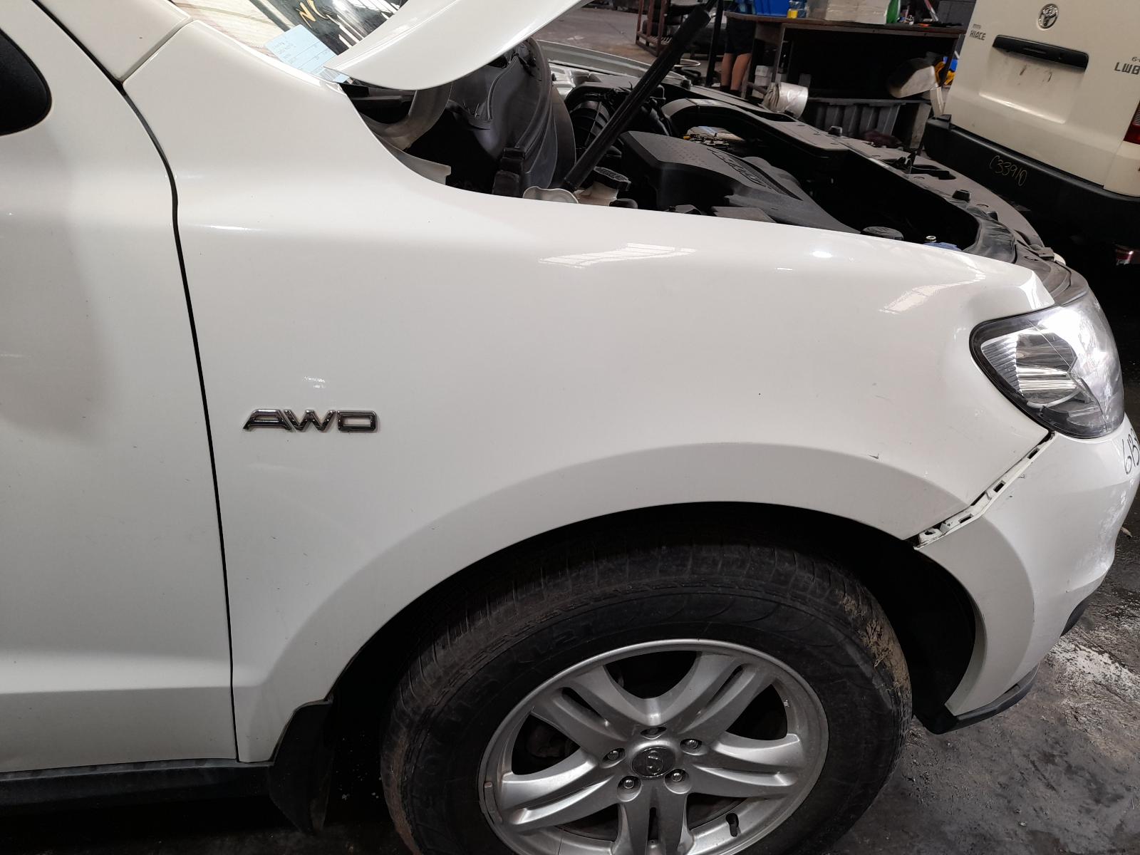 View Auto part Misc Hyundai Santa Fe 2011