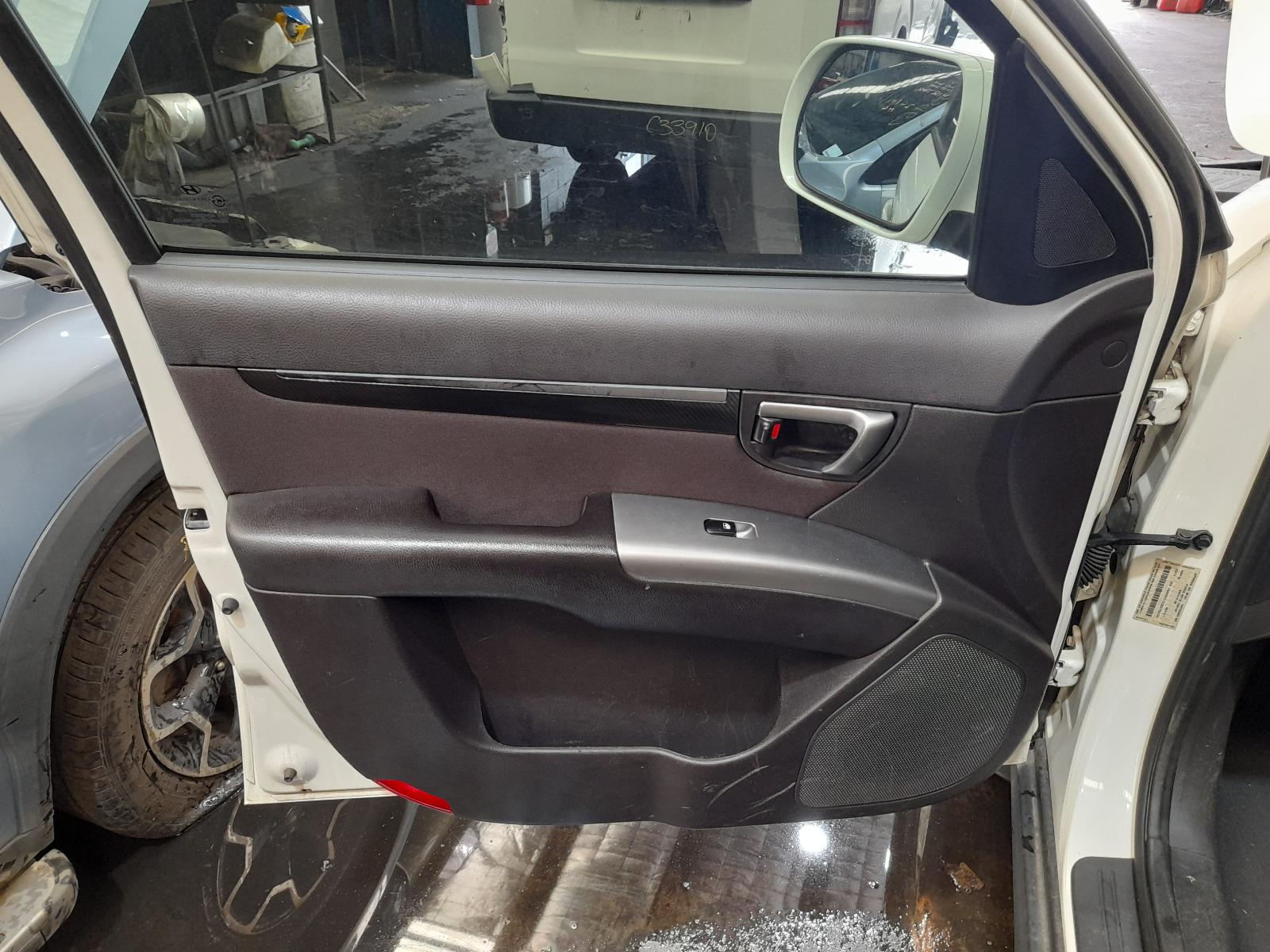 View Auto part Misc Hyundai Santa Fe 2011