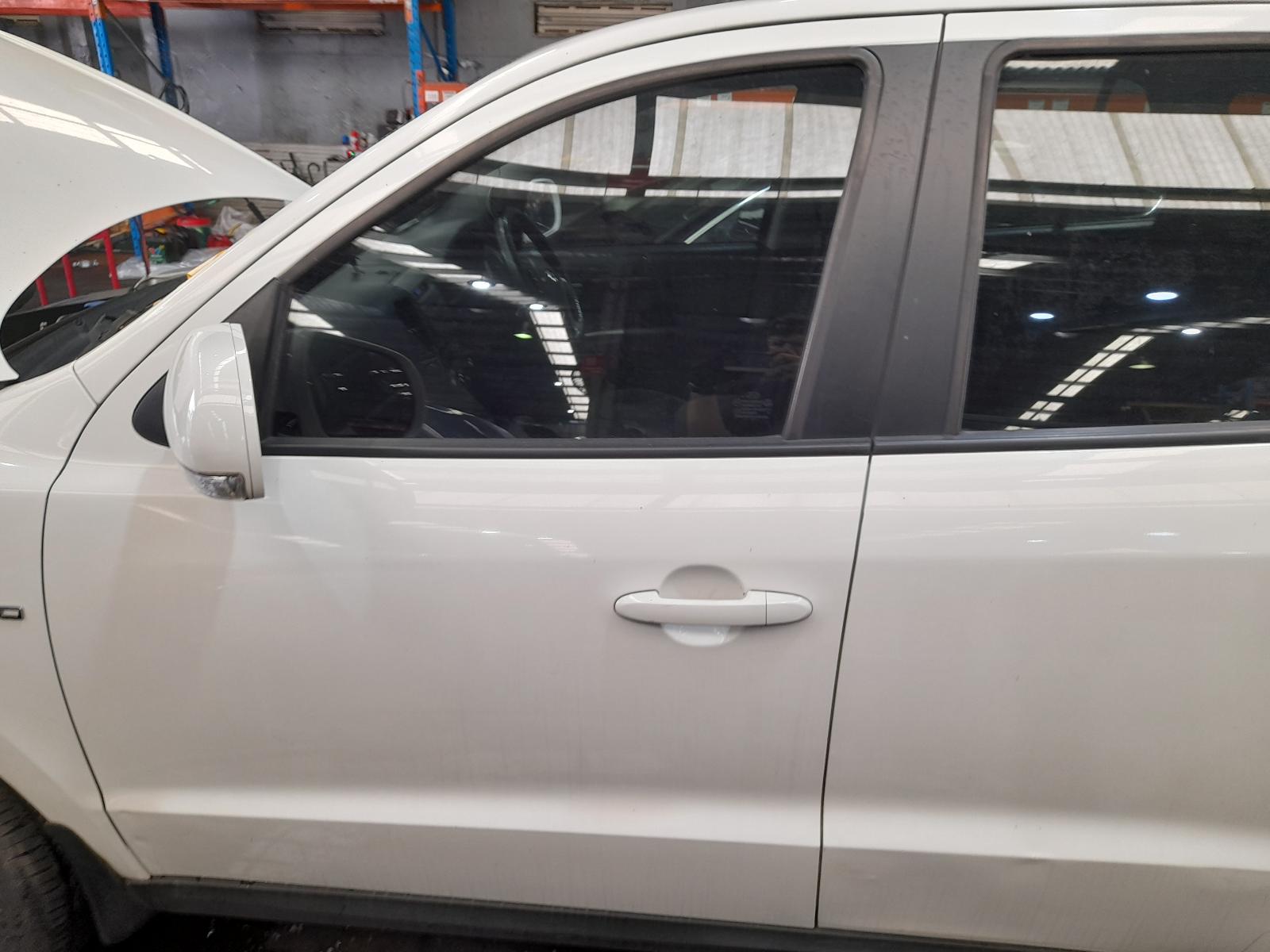 View Auto part Misc Hyundai Santa Fe 2011