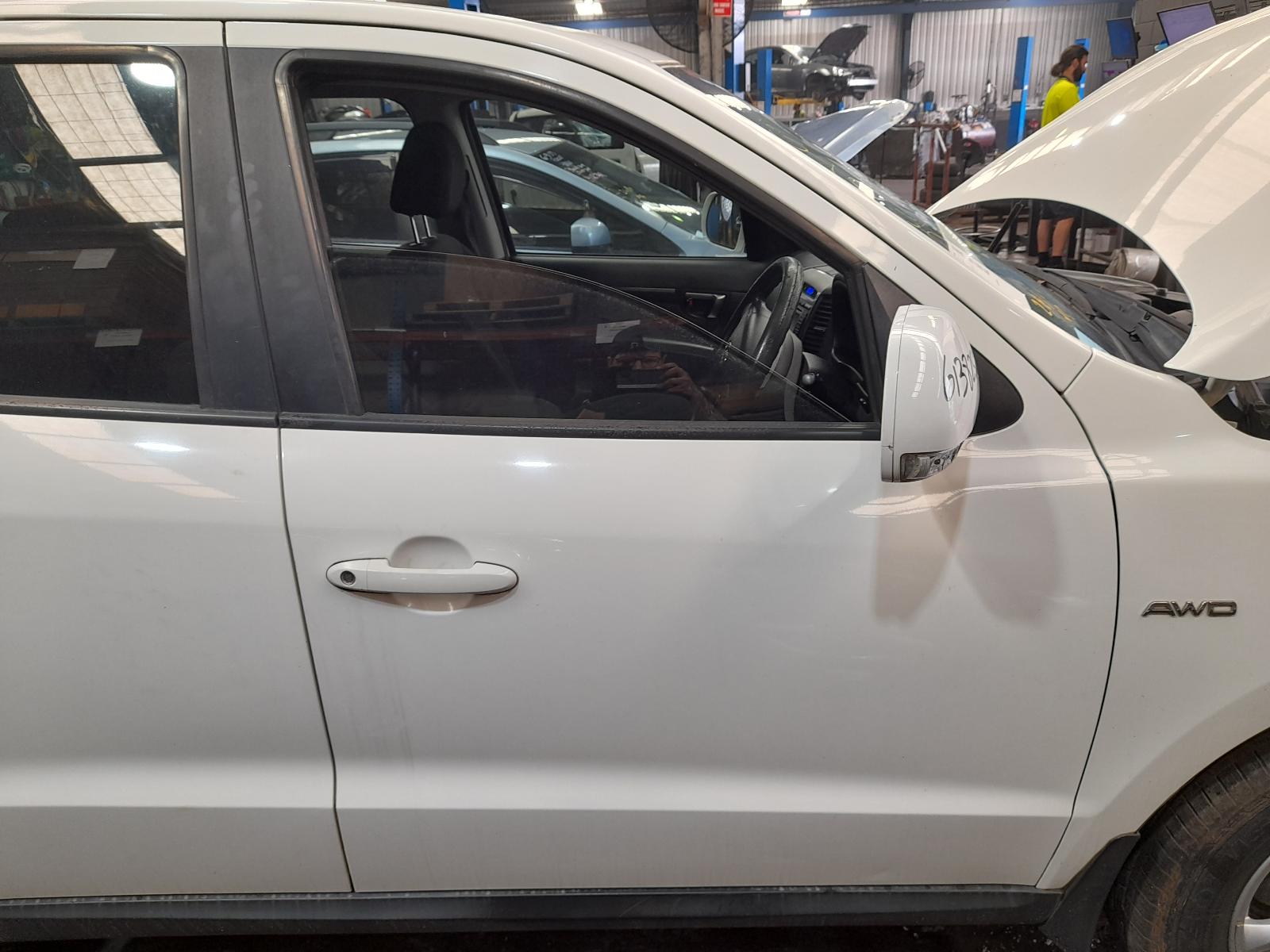 View Auto part Misc Hyundai Santa Fe 2011