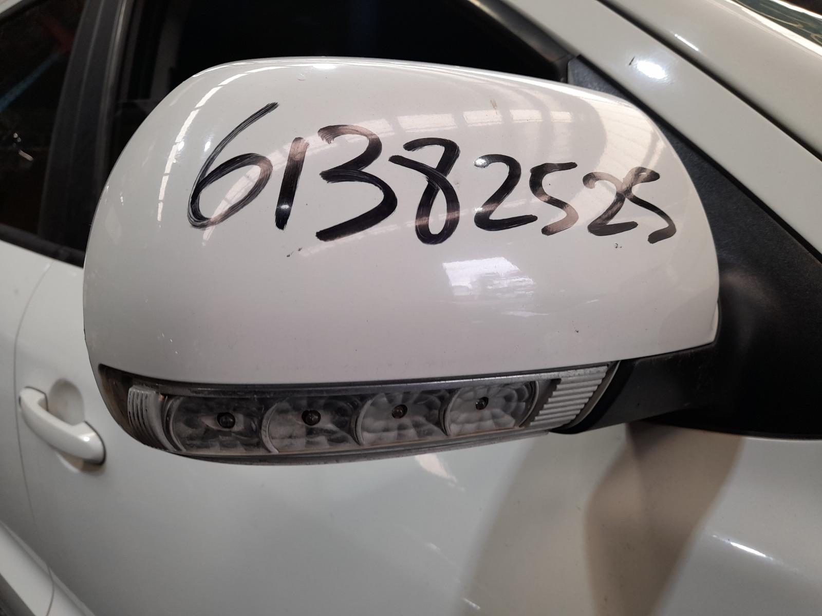 View Auto part Misc Hyundai Santa Fe 2011