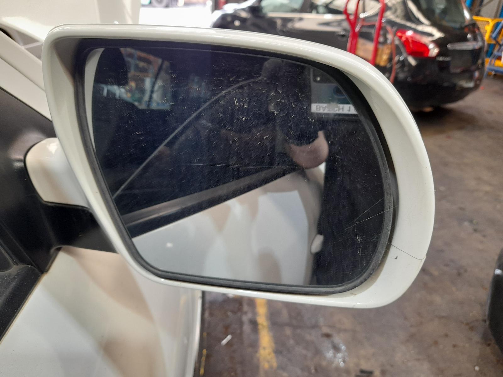 View Auto part Misc Hyundai Santa Fe 2011