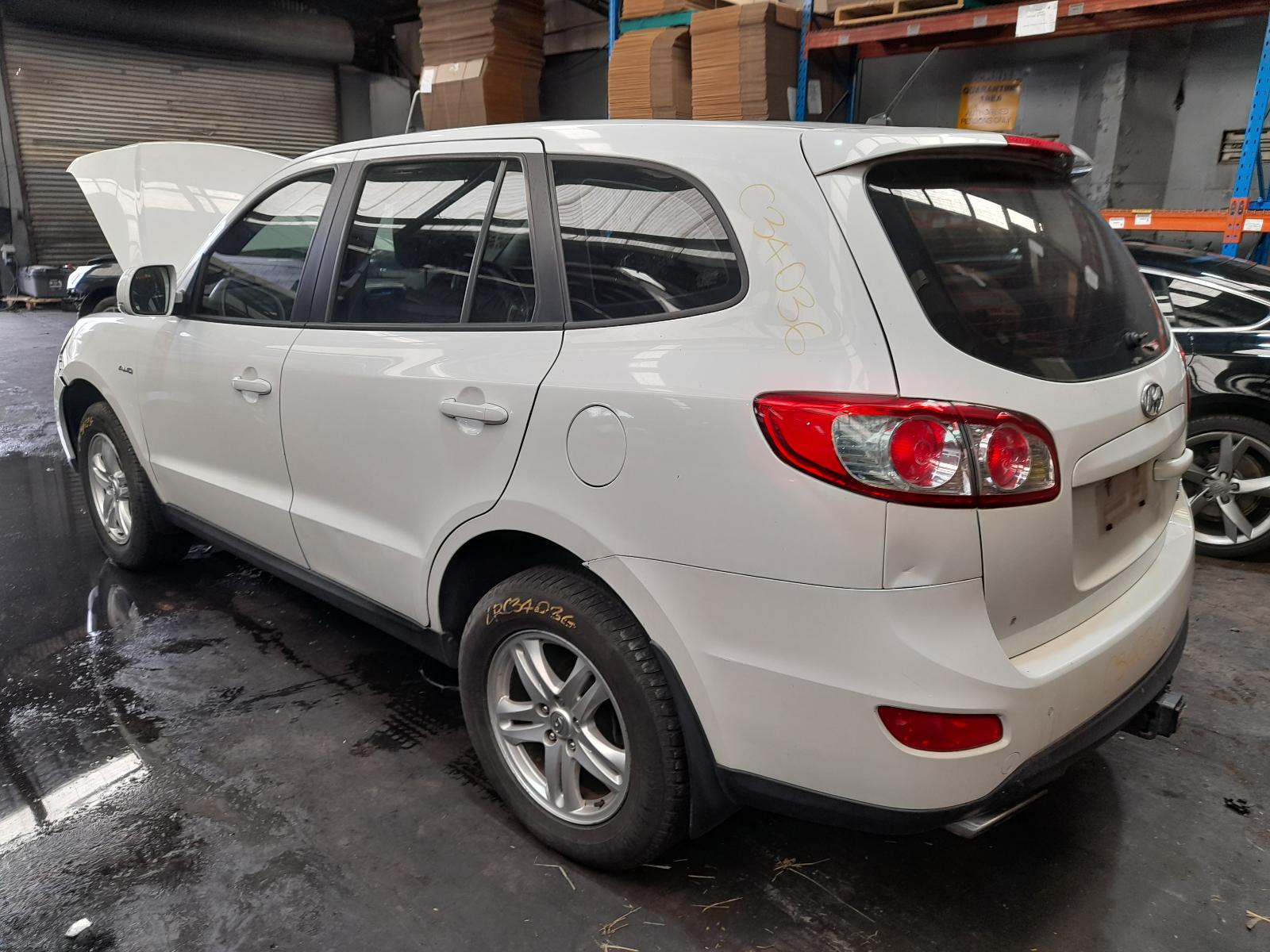View Auto part Misc Hyundai Santa Fe 2011