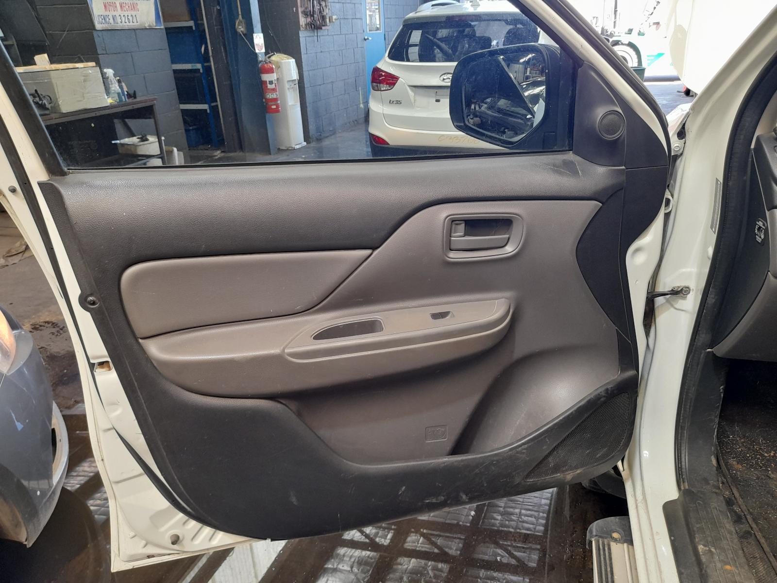 View Auto part Misc Mitsubishi Triton 2016