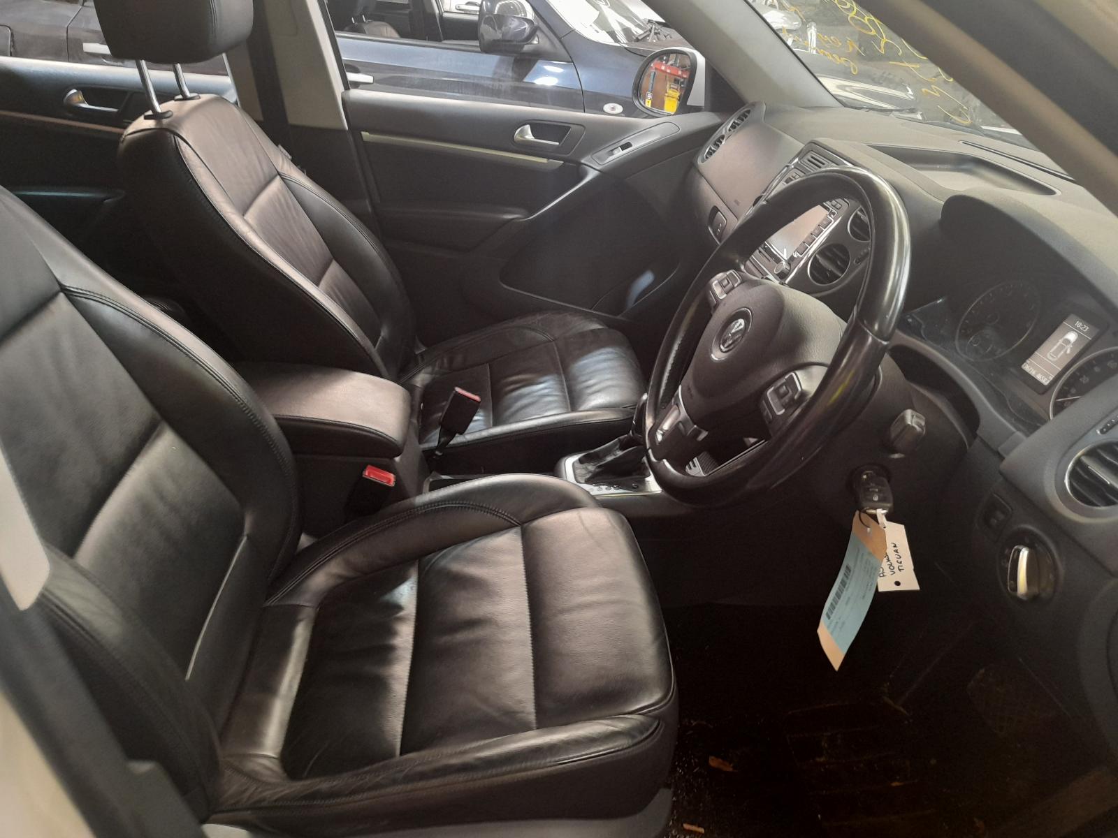 View Auto part Instrument Cluster Volkswagen Tiguan 2012