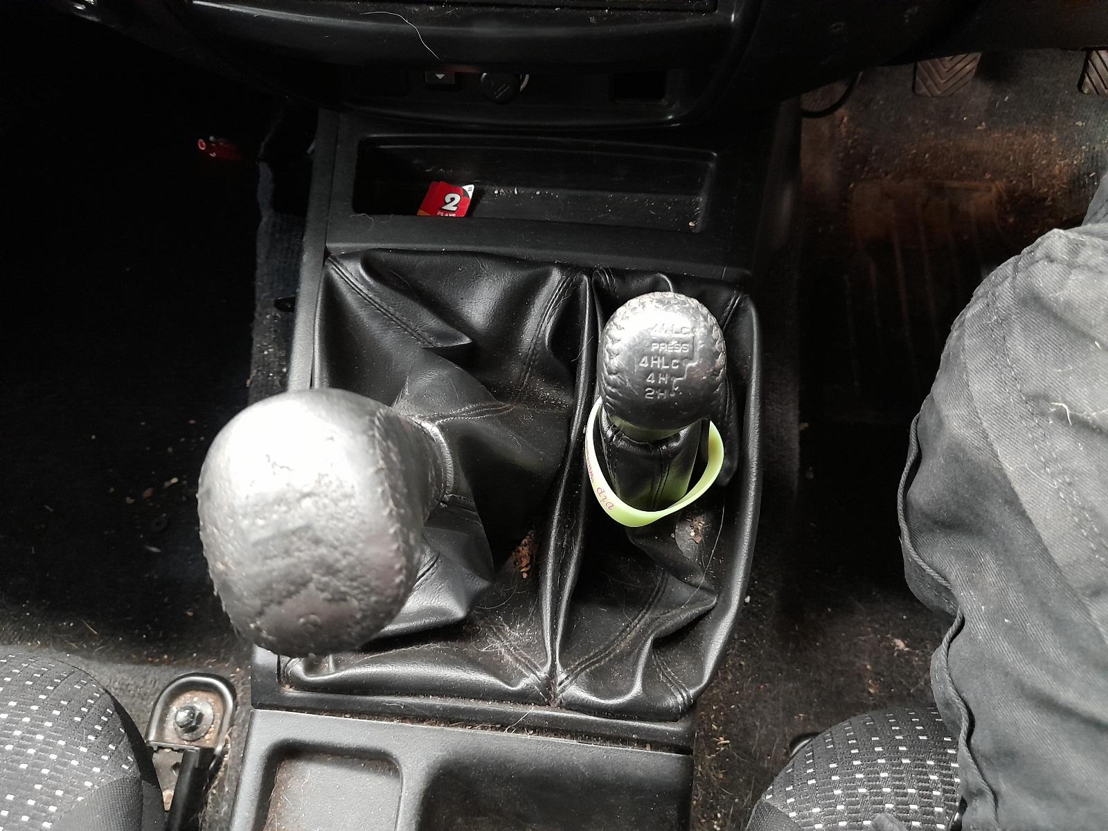 View Auto part Right Rear Wnd Reg/Motor Mitsubishi Triton 2015